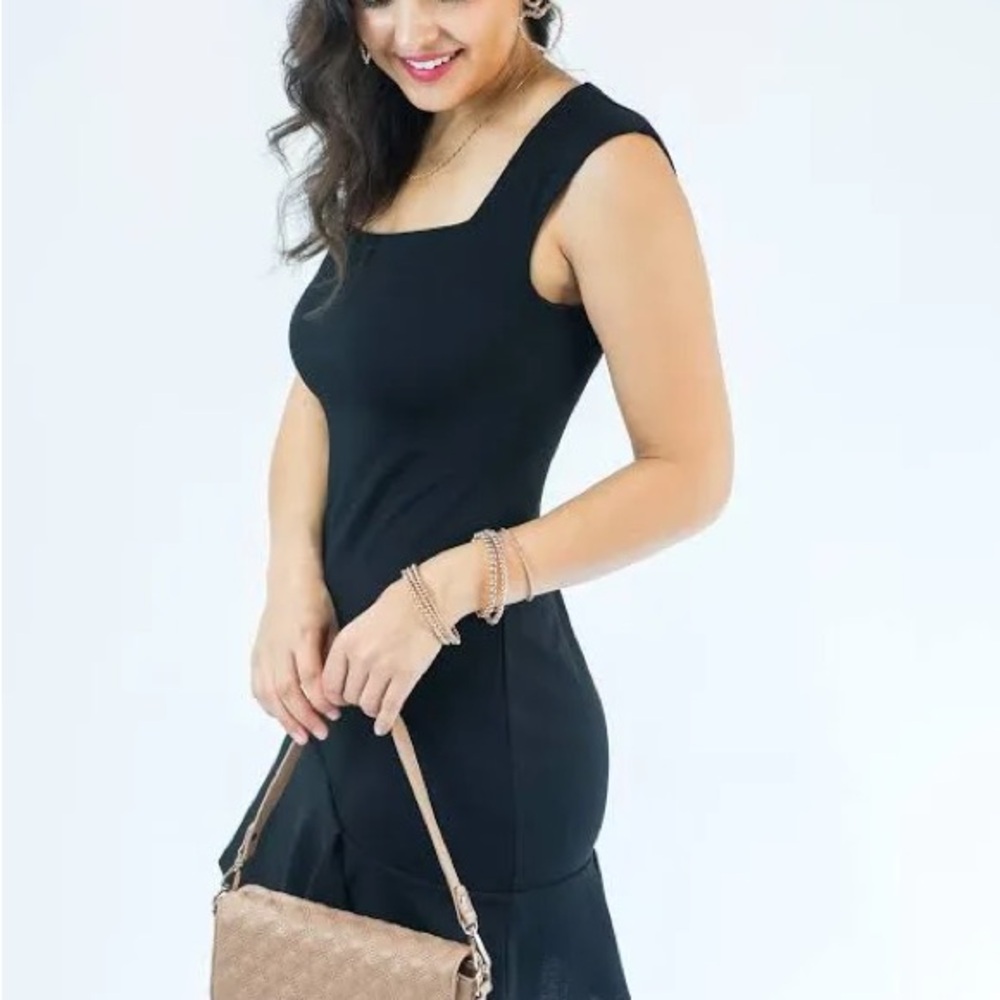 Sleeveless Shoulder Padded Square Neck with Pleated Hem